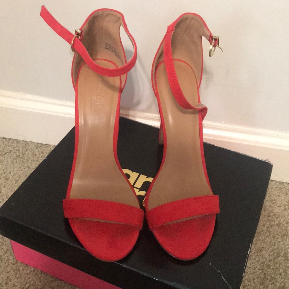 Size 7 red heel-sandals